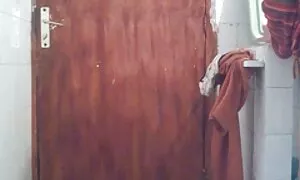 ዓረብ መሃንቱስ ምርኢት፣ 4 ኣማ ...