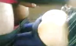ኣብ መኪና ጾታዊ ርክብ ብመሃንቱ ...